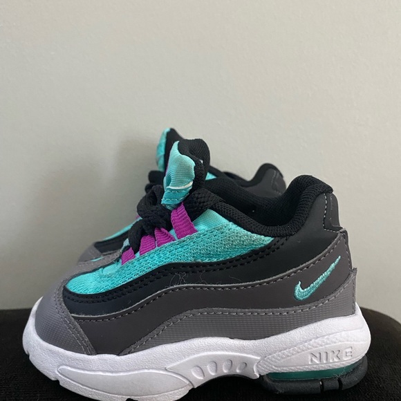 Toddler Nike Air Max - Picture 6 of 8